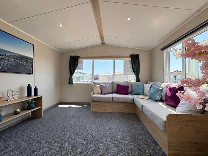 2 Bedroom Park Home For Sale In Pevensey Bay Holiday Park, Eastbourne Rd Pevensey, BN24