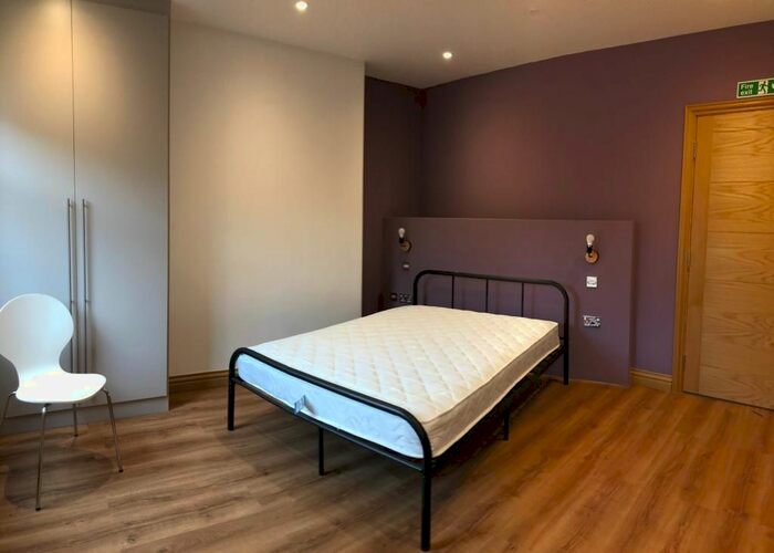 Studio To Rent In The Avenue, West Ealing, Greater London., W13