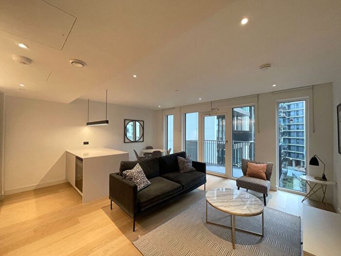 2 Bedroom Flat To Rent In White City Living, London, W12