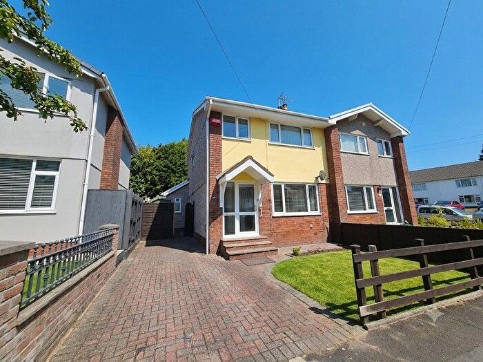 3 Bedroom Semi-Detached House To Rent In Beaconsfield Way, Sketty, Swansea, City And County Of Swansea., SA2