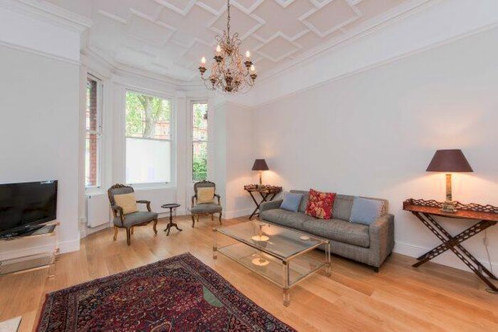 2 Bedroom Flat To Rent In Lower Sloane Street, London, SW1W