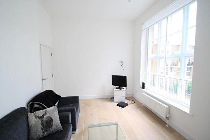 2 Bedroom Flat To Rent In Ripon Court, Dod Street, London, E14