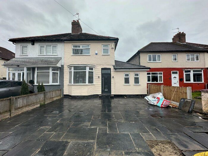 3 Bedroom Semi-Detached House To Rent In Adcote Close, , Bed Semi, L14