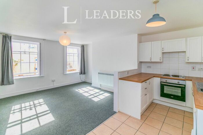 1 Bedroom Flat To Rent In Sea Front, Hayling Island, PO11