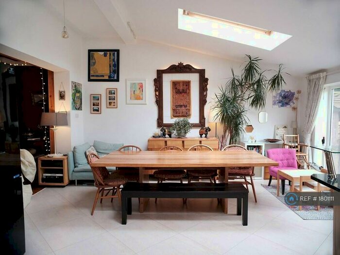 4 Bedroom Semi-Detached House To Rent In Coleridge Road, Manchester, M16