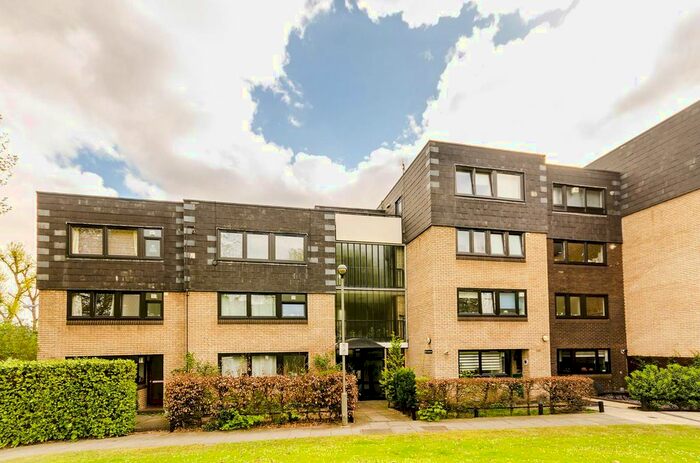 3 Bedroom Flat To Rent In Ericcson Close, Putney, London, SW18