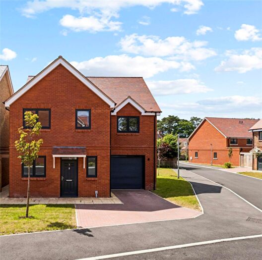 4 Bedroom Detached House For Sale In The Stags, Hindhead, Surrey, GU26