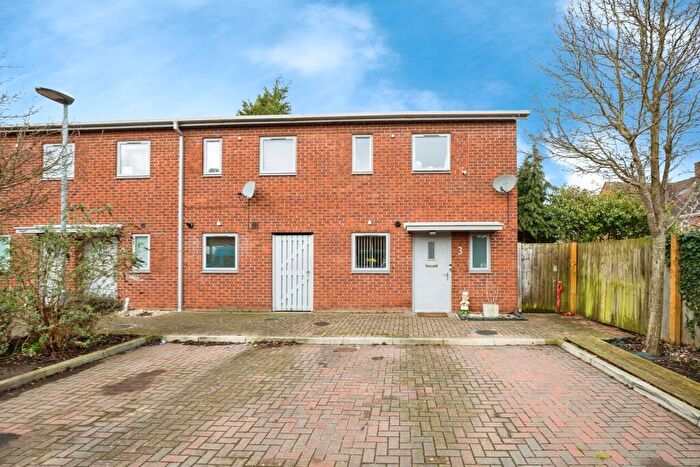 2 Bedroom End Of Terrace House For Sale In Chelmsford Court, Chester, Cheshire, CH1