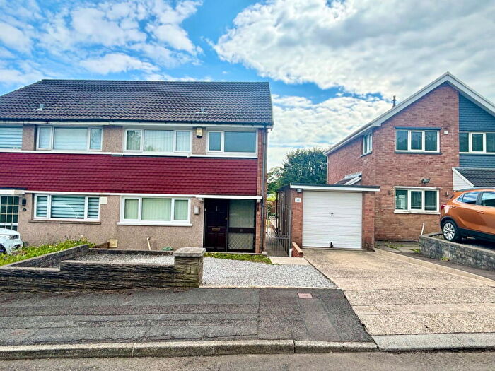 3 Bedroom Semi-Detached House For Sale In Glyncollen Drive, Ynysforgan, Swansea, SA6