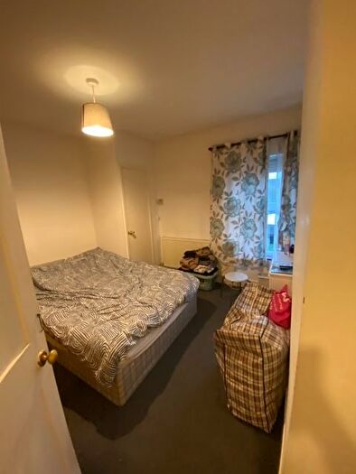 2 Bedroom Semi-Detached House To Rent In Ashton Road, Luton, LU1