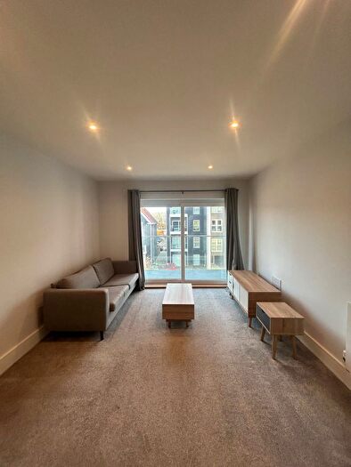 1 Bedroom Flat To Rent In Sunapee Road, Reading, RG2