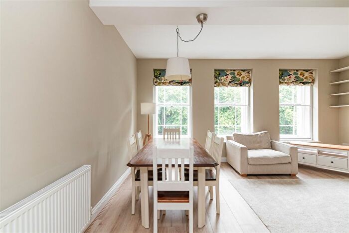 3 Bedroom Flat To Rent In North Terrace, Spital Tongues, Newcastle Upon Tyne, NE2