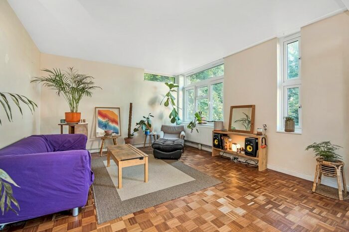 2 Bedroom Flat To Rent In College Road, Upper Norwood, London SE19