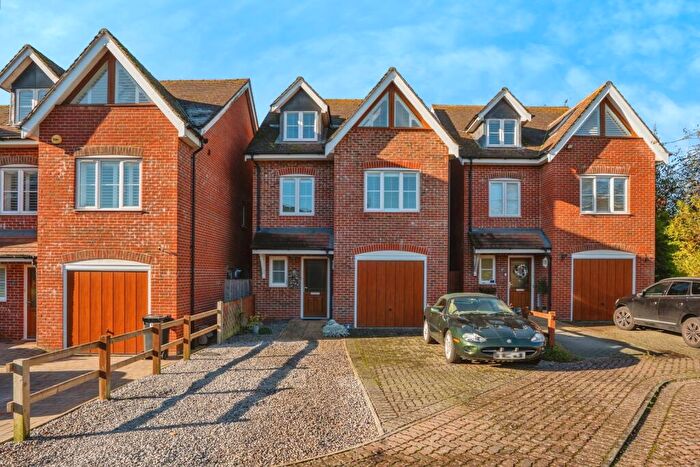 4 Bedroom Detached House For Sale In Waterside Gardens, Waterlooville, Hampshire, PO7