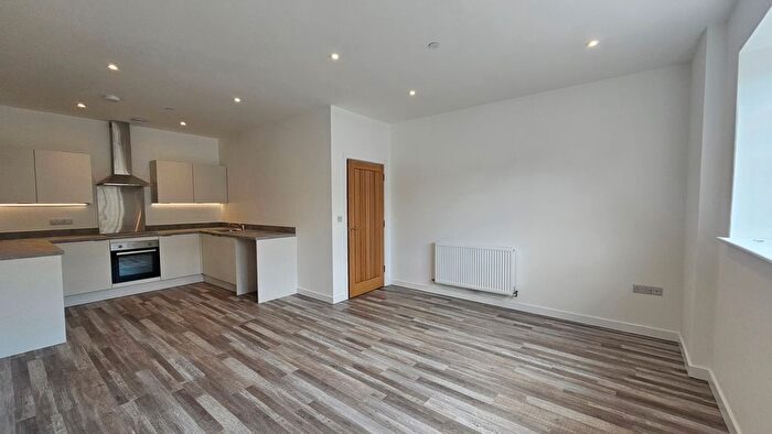 2 Bedroom Flat To Rent In Scarborough Place, Torquay, TQ2