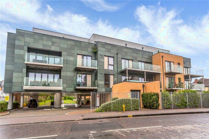 3 Bedroom Flat To Rent In Silverhind, Hainault Road, IG7