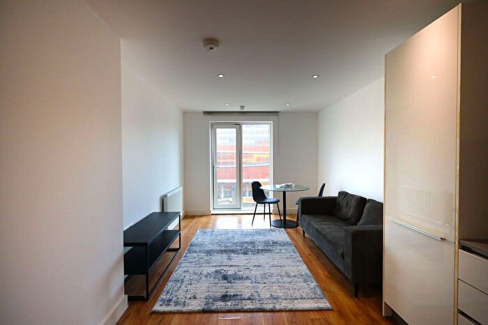 1 Bedroom Flat To Rent In Headstone Road, Harrow, HA1