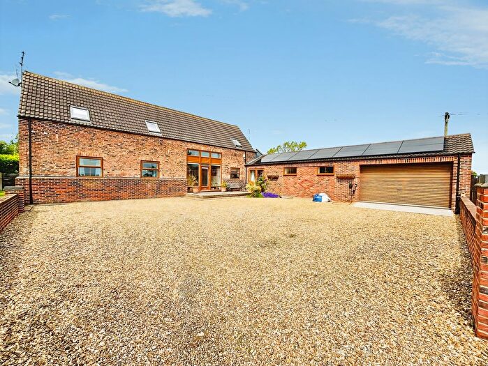 5 Bedroom Detached House For Sale In Swinefleet, Goole, East Yorkshire, DN14