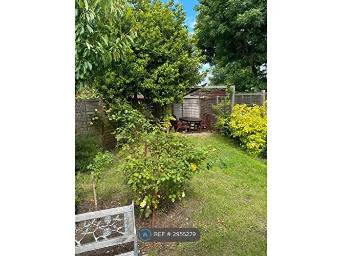 2 Bedroom Maisonette To Rent In Hatfeild Mead, Morden, SM4