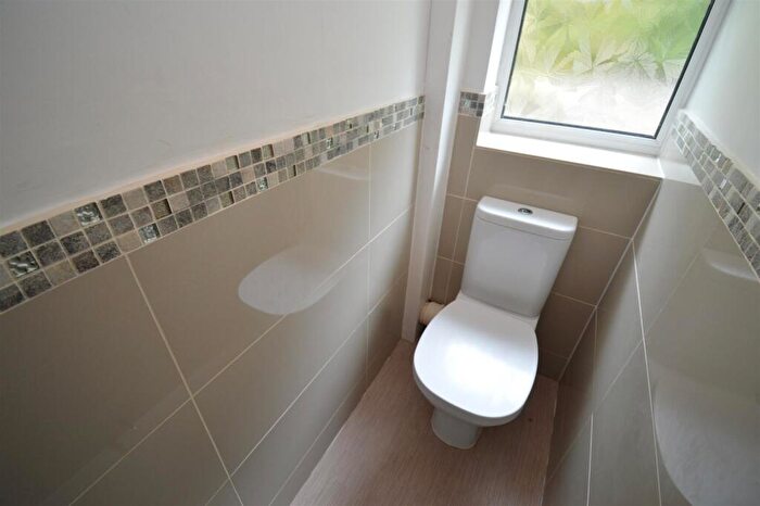 4 Bedroom Semi-Detached Bungalow To Rent In Millfield Close, Higher Bebington, Wirral, CH63