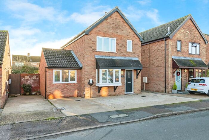 3 Bedroom Detached House For Sale In Lime Tree Avenue, Wymondham, Norfolk, NR18