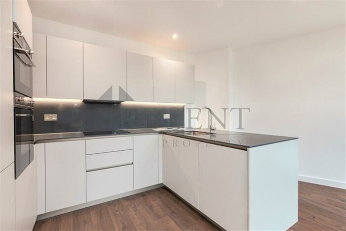 3 Bedroom Apartment To Rent In Goldcrest Building, Newnton Close, N4