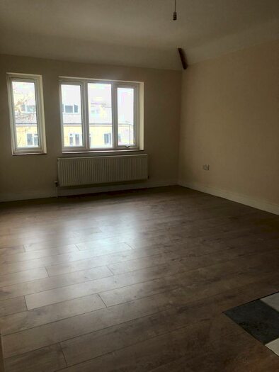 1 Bedroom Flat To Rent In Kings Road, London Colney, St. Albans, AL2