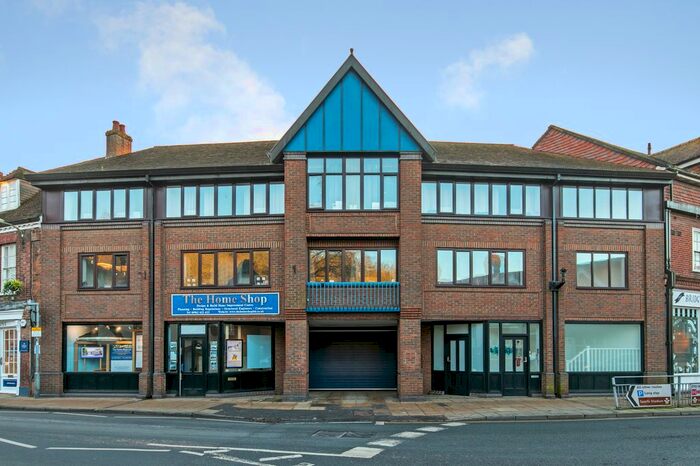 4 Bedroom Flat To Rent In Chesil Street, Winchester, SO23