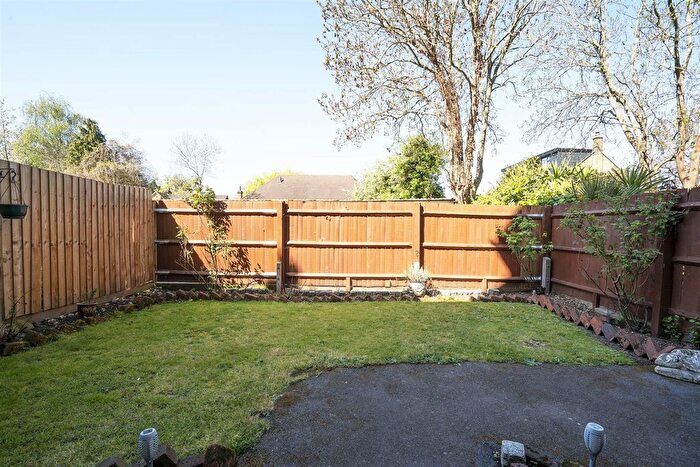 2 Bedroom Flat For Sale In Leigham Court Road, Streatham Common, SW16