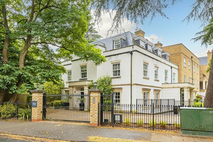 5 Bedroom Semi-Detached House To Rent In Bridgewater Road, Weybridge, KT13