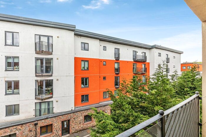 2 Bedroom Apartment For Sale In Waterloo Road, Bristol, BS2