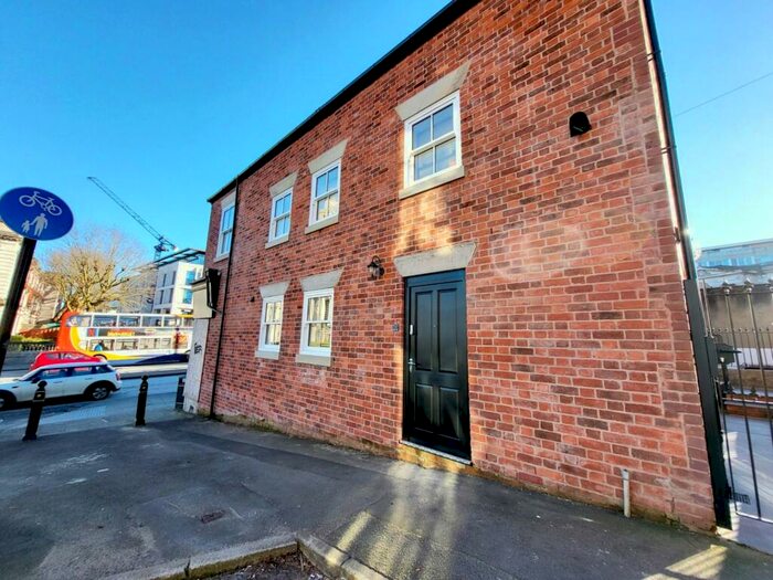 1 Bedroom Flat To Rent In Wellington Road South, Stockport, SK1