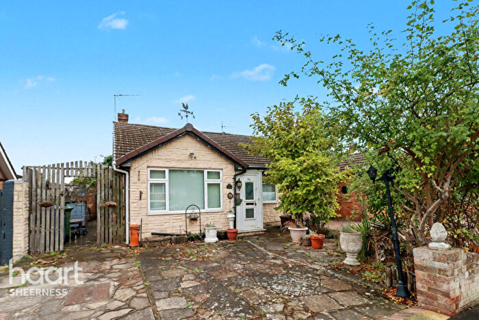 2 Bedroom Bungalow For Sale In Rosemary Avenue, Halfway, ME12