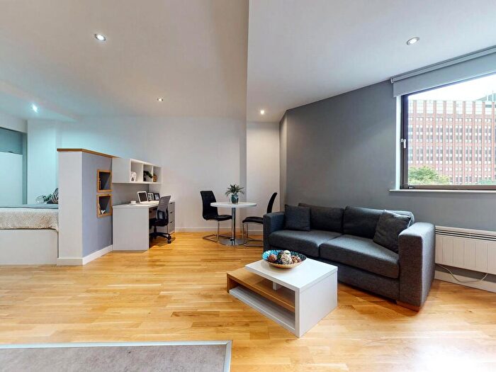 Apartment To Rent In Apt, Q Two Residence #, LS1