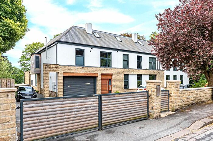 2 Bedroom Apartment To Rent In Flat, Allerton Park, Chapel Allerton, Leeds, LS7