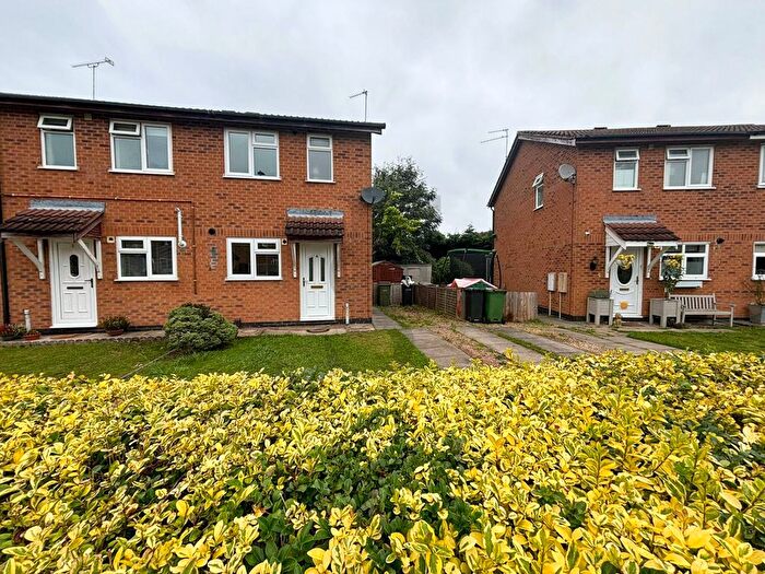 2 Bedroom Semi-Detached House To Rent In Mablowe Field, Wigston, LE18