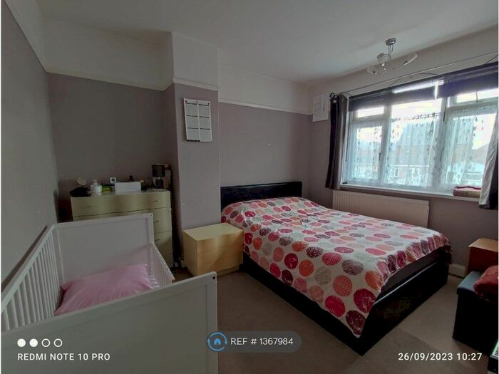 2 Bedroom Flat To Rent In Blundell Road, Luton, LU3