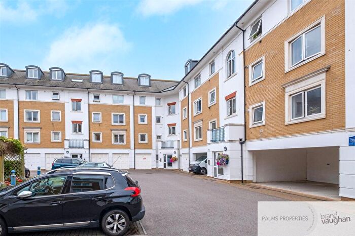 1 Bedroom Flat To Rent In Merton Court, The Strand, Brighton, BN2