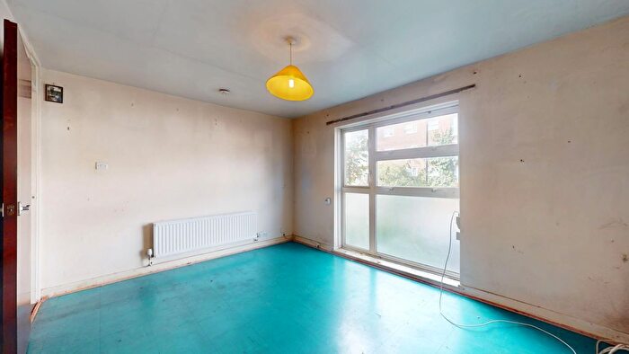 1 Bedroom Flat For Sale In Fairweather Close, Clyde Road, London, N15