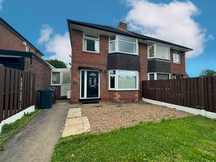 3 Bedroom House To Rent In Richmond Park Drive, Handsworth, Sheffield, S13