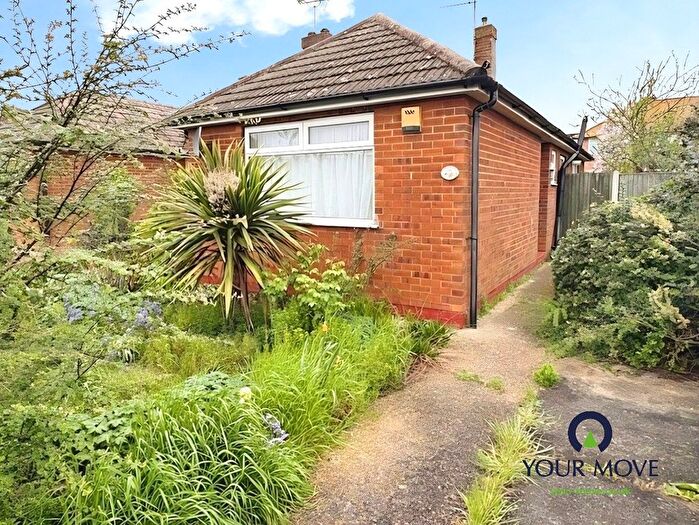 2 Bedroom Bungalow For Sale In Wimborne Place, Ramsgate, Kent, CT12