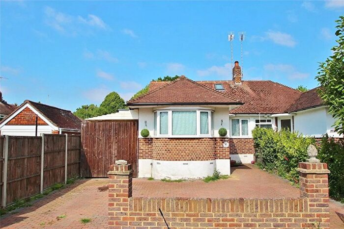 4 Bedroom Bungalow To Rent In Elm Close, Woking, Surrey, GU21