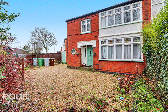 7 Bedroom Semi-Detached House For Sale In Holden Crescent, Newark, NG24