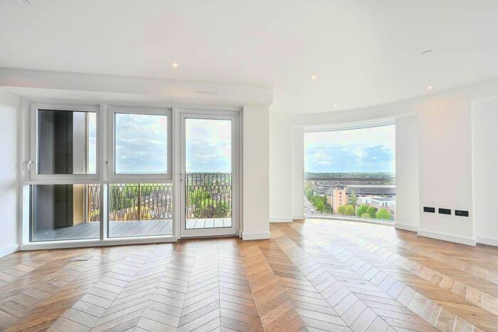 2 Bedroom Flat To Rent In Royal Exchange, Kingston, Kingston Upon Thames, KT1