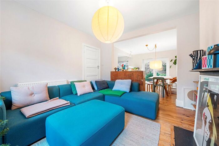 4 Bedroom End Of Terrace House For Sale In Ryedale, East Dulwich, London, SE22