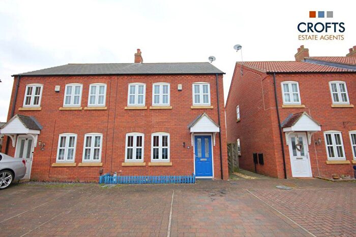 3 Bedroom Semi-Detached House For Sale In Poachers Rise, Stallingborough, DN41
