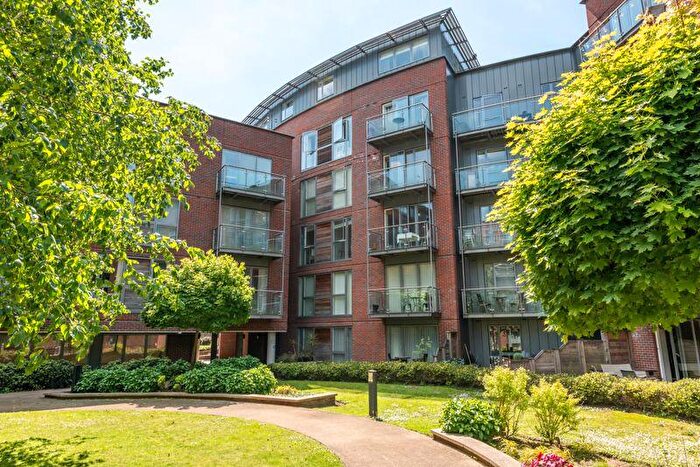 2 Bedroom Apartment To Rent In The Heart, Walton-On-Thames, KT12