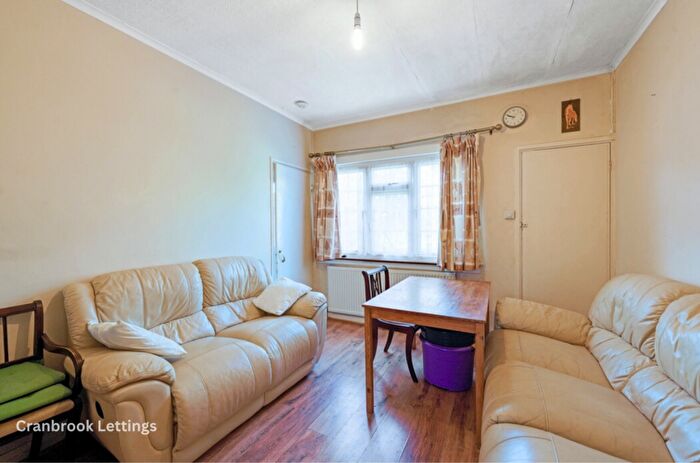 3 Bedroom Terraced House For Sale In Hill Road, N10