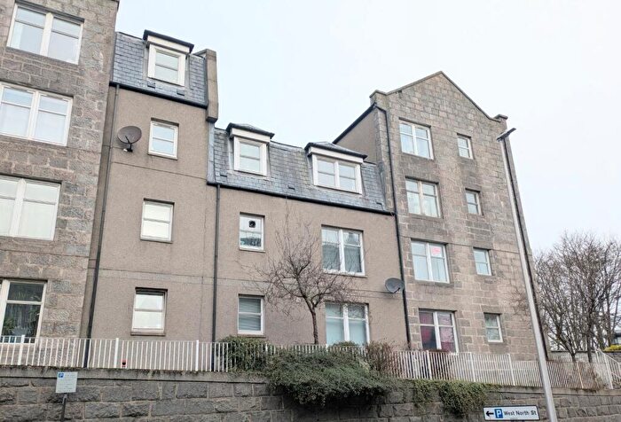 2 Bedroom Flat To Rent In Littlejohn Street, Aberdeen, AB10