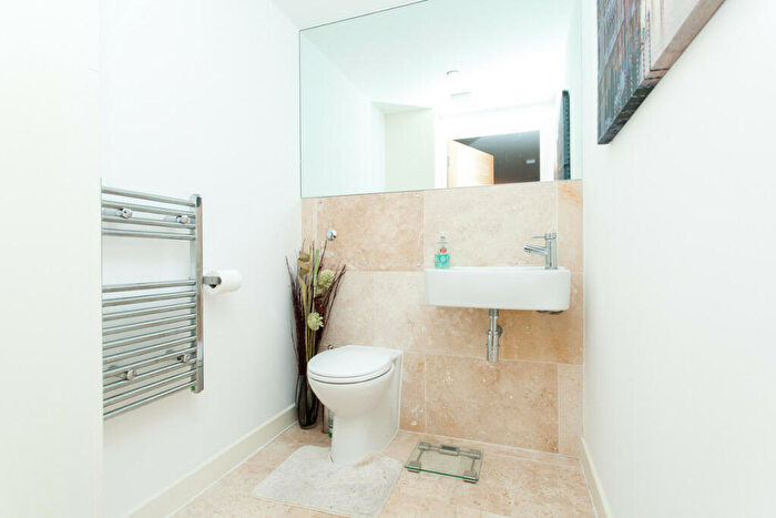 2 Bedroom Terraced House For Sale In Batley House, Stoke Newington, N16